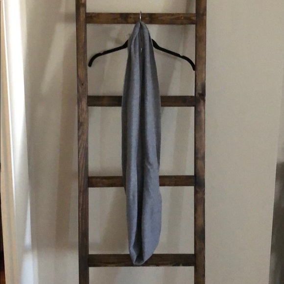 Infinity Scarf - Picture 1 of 2